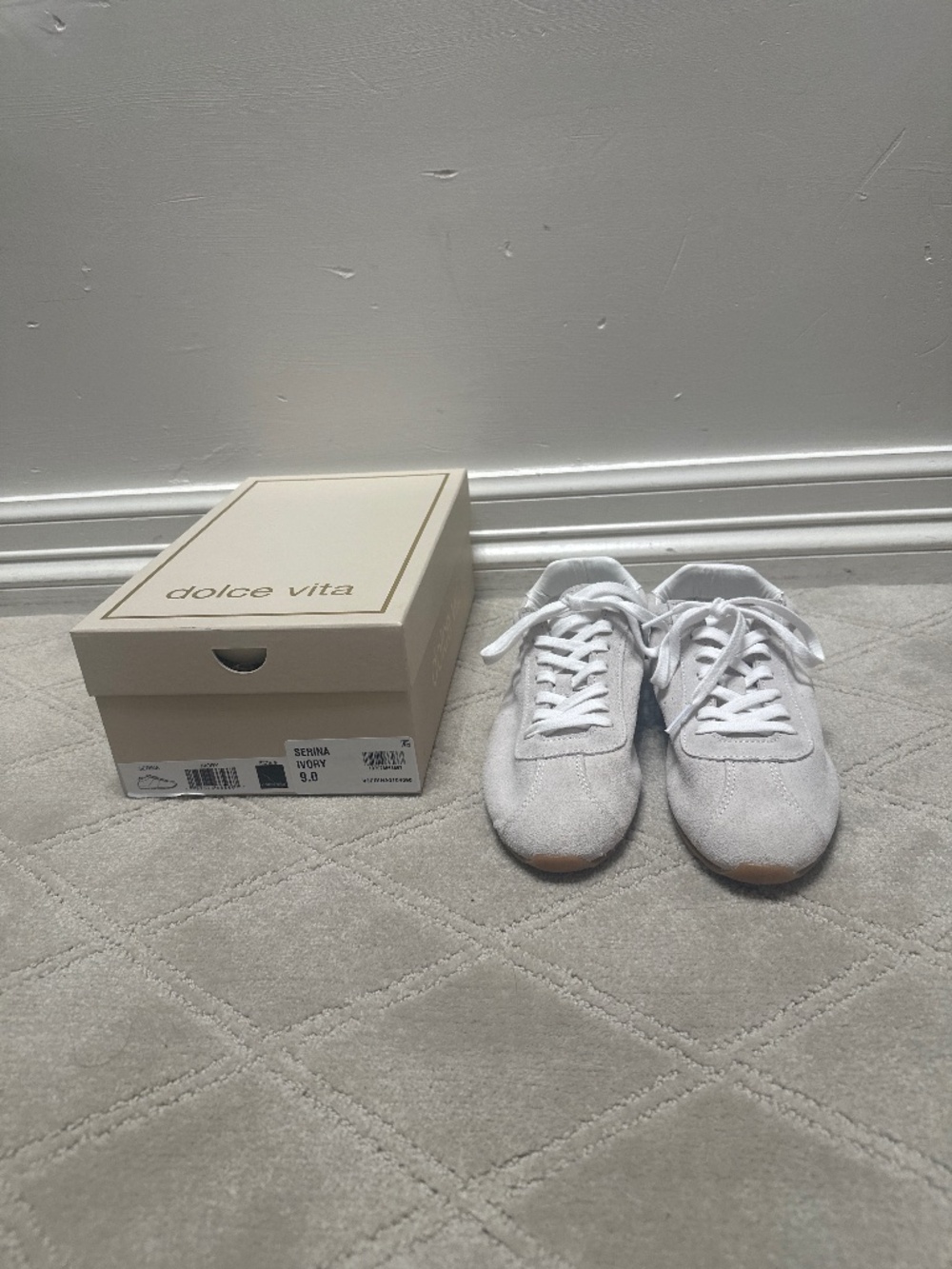 Dolce Vita NIB Serena Ivory suede sneakers size 9